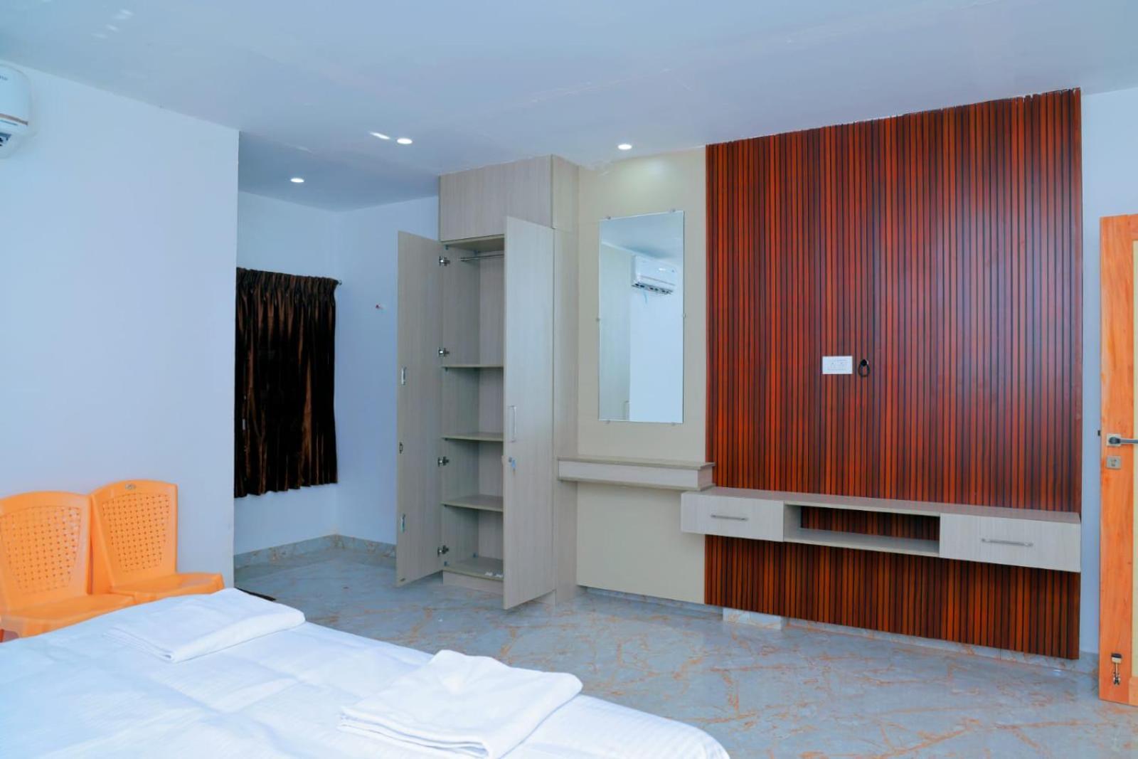 Grand Sangeetham Inn Tiruchchendur Exterior photo